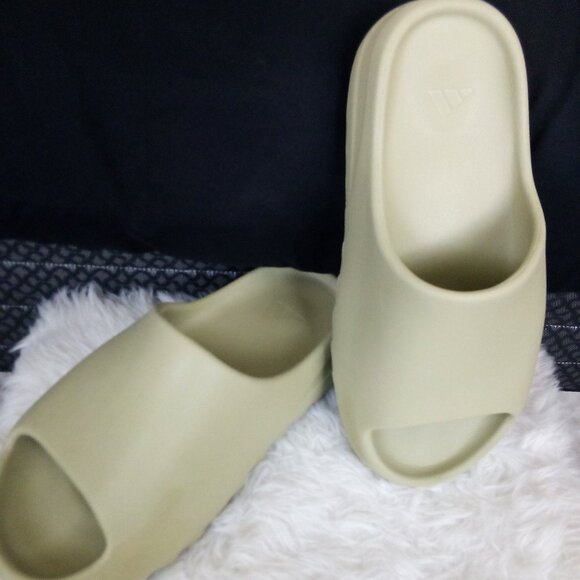 ADIDAS YEEZY SLIDES main image 9